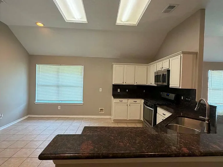 9119 Melody Park Ln — Photo 14