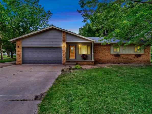 636 Sherman Dr, Newton, KS 67114