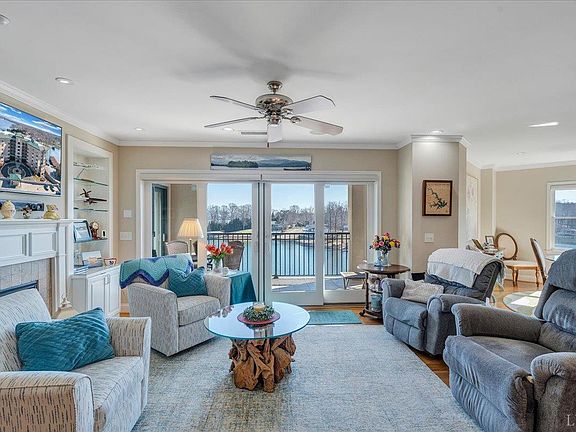 2nd image of 100 Bridgewater Pointe Pl Unit 403
