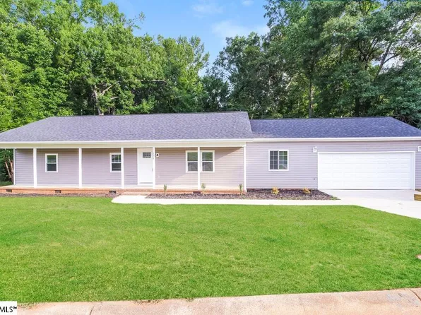 176 Red Globe Ln, Woodruff, SC 29388