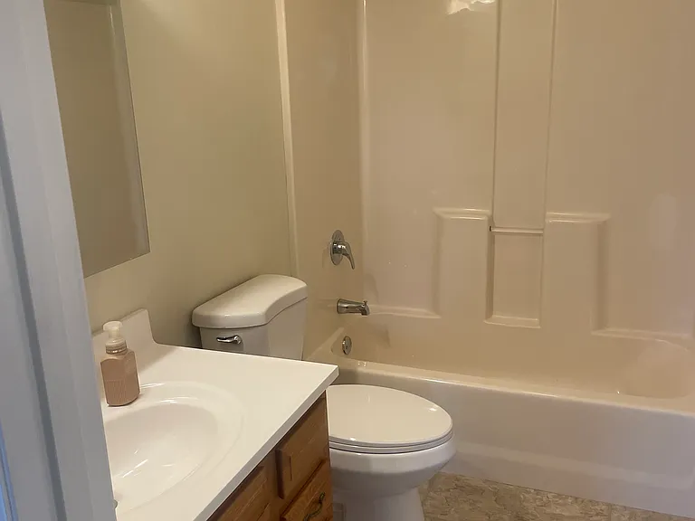 1114 Gregory Oaks Ln — Photo 9