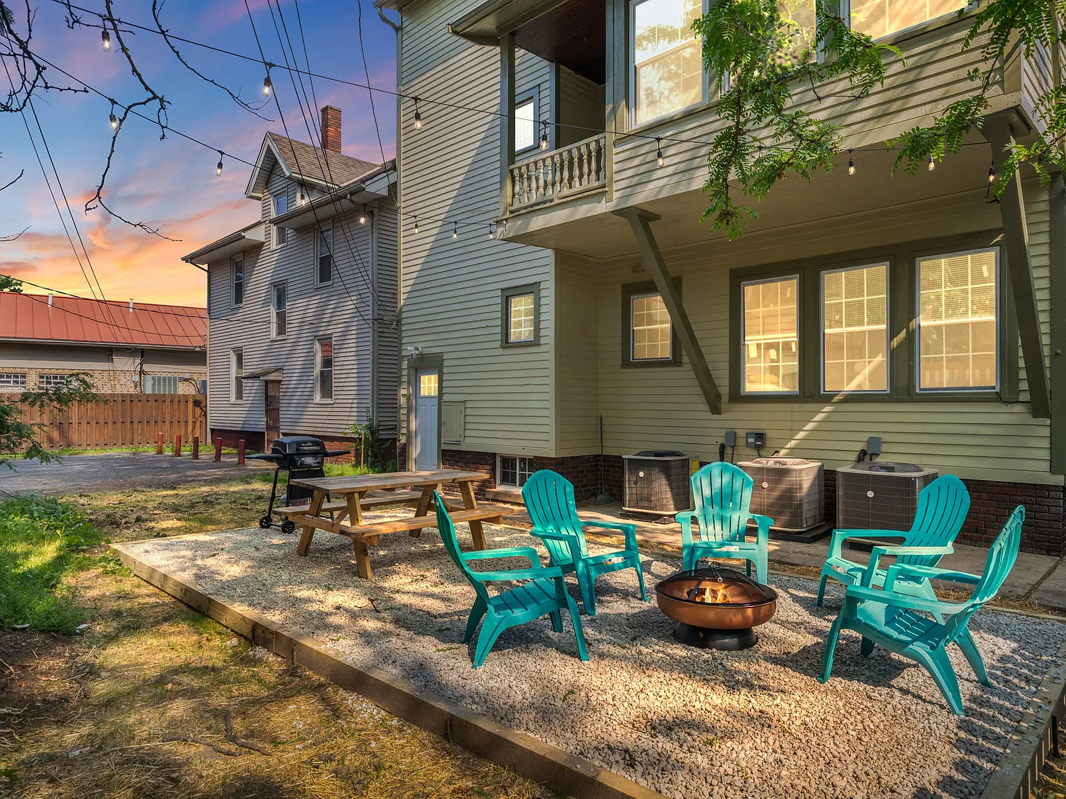 2 bed, 1300 sqft, $1,950 — Photo 3