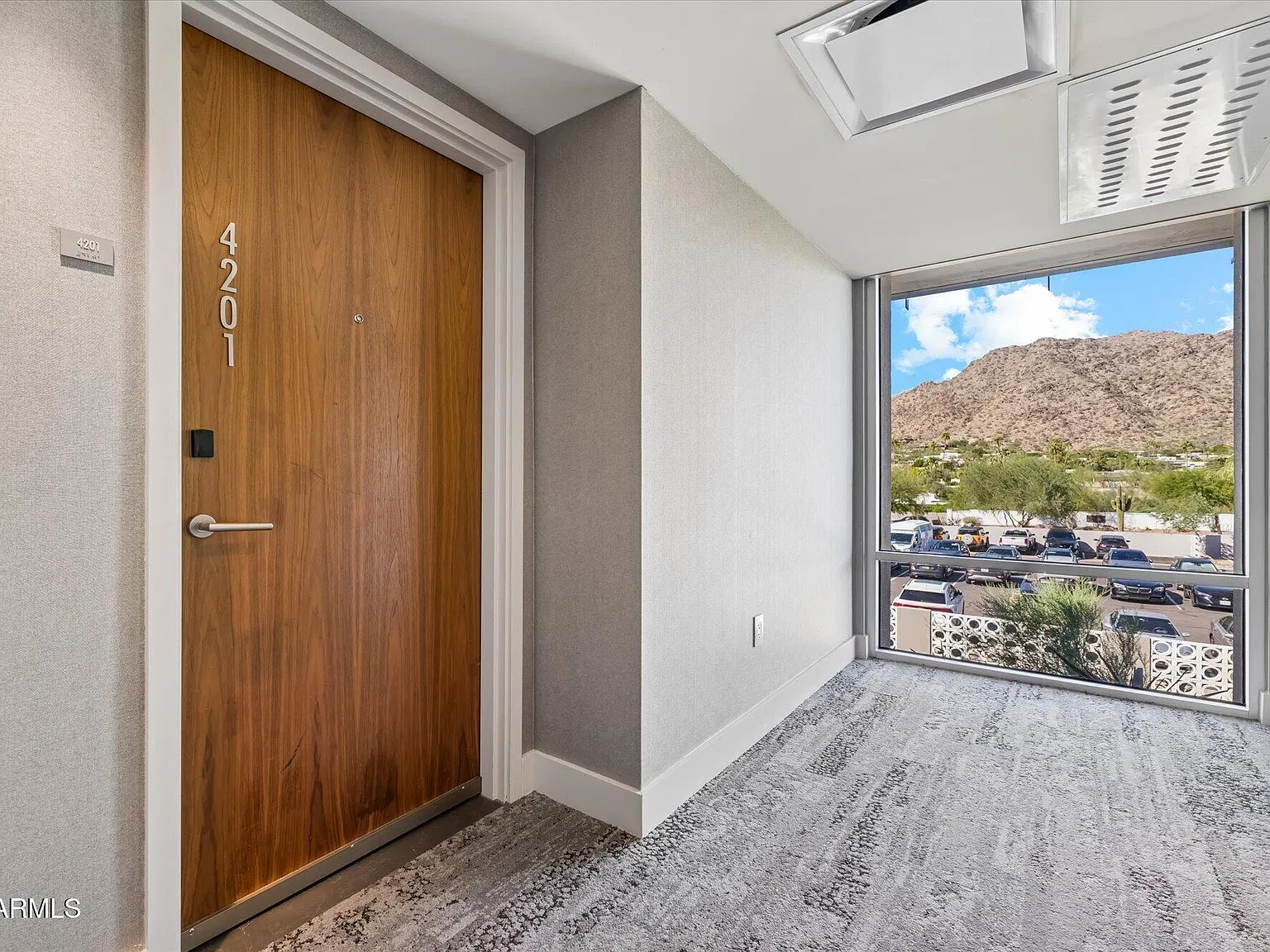 1 bed, 1.5 bath, 1007 sqft, $4,500 — Photo 2