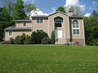 12 Alona Dr, Mahopac, NY 10541