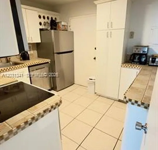 5555 Collins Ave #16W — Photo 5