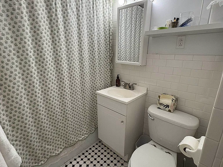 343 W 14th St #4RE — Photo 8