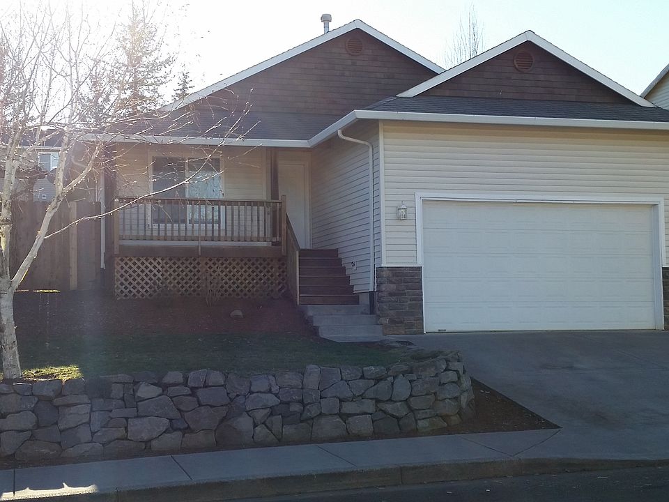 2nd image of 37584 Emerald Cascade St
