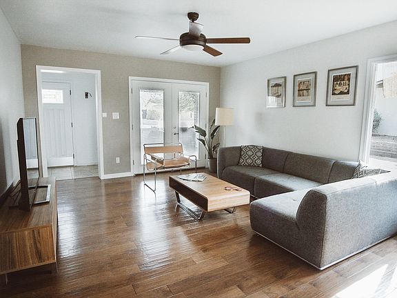 5th image of 2942 E Willow Ave