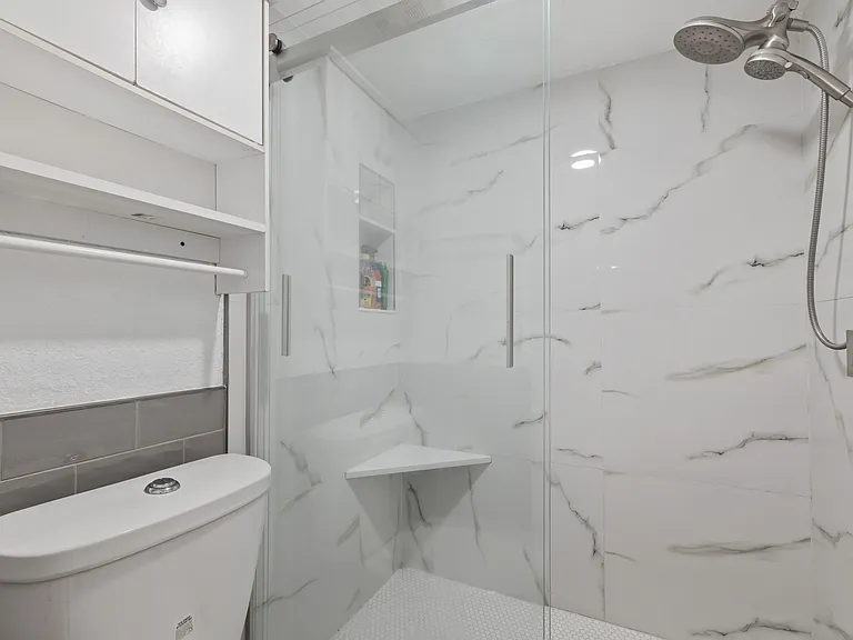 1000 Cove Cay Dr — Photo 16