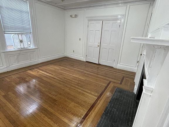 3rd image of 112 Waterman St #1