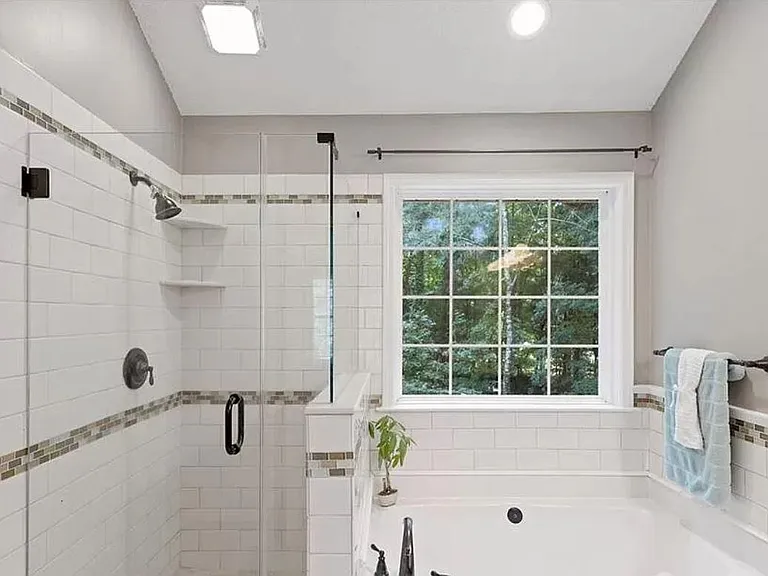 2804 Colmar Ln — Photo 11