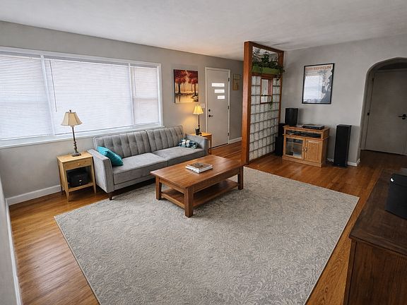 2nd image of 2450 Princeton Pike