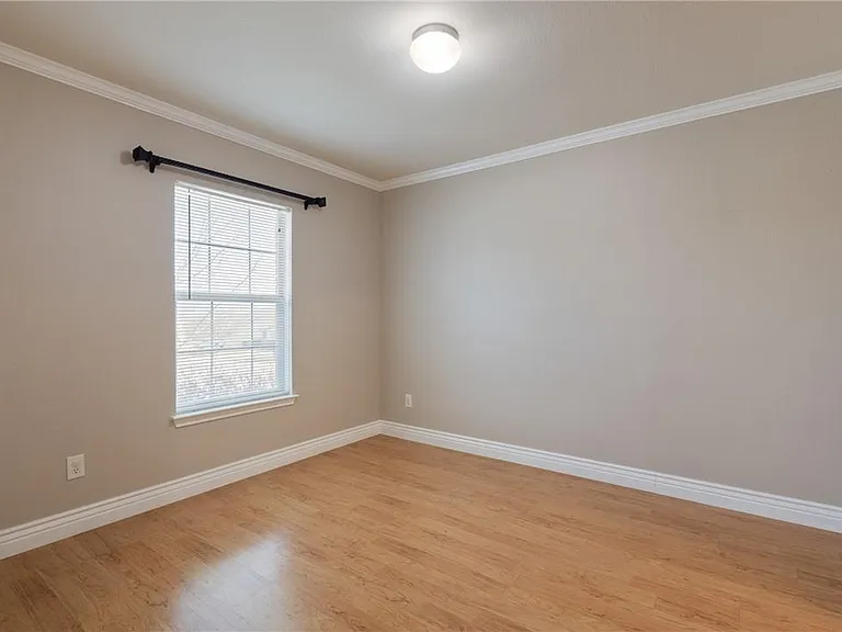 3800 Vonnegut Ct — Photo 6