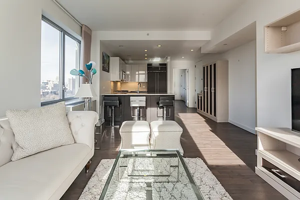 Rented by Realmart Realty LLC | media 39