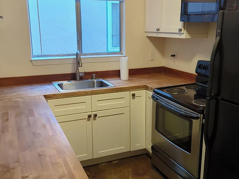 2415 P St #3 — Photo 1