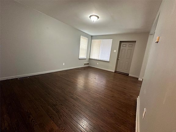 3rd image of 1341 Kingsland Ave