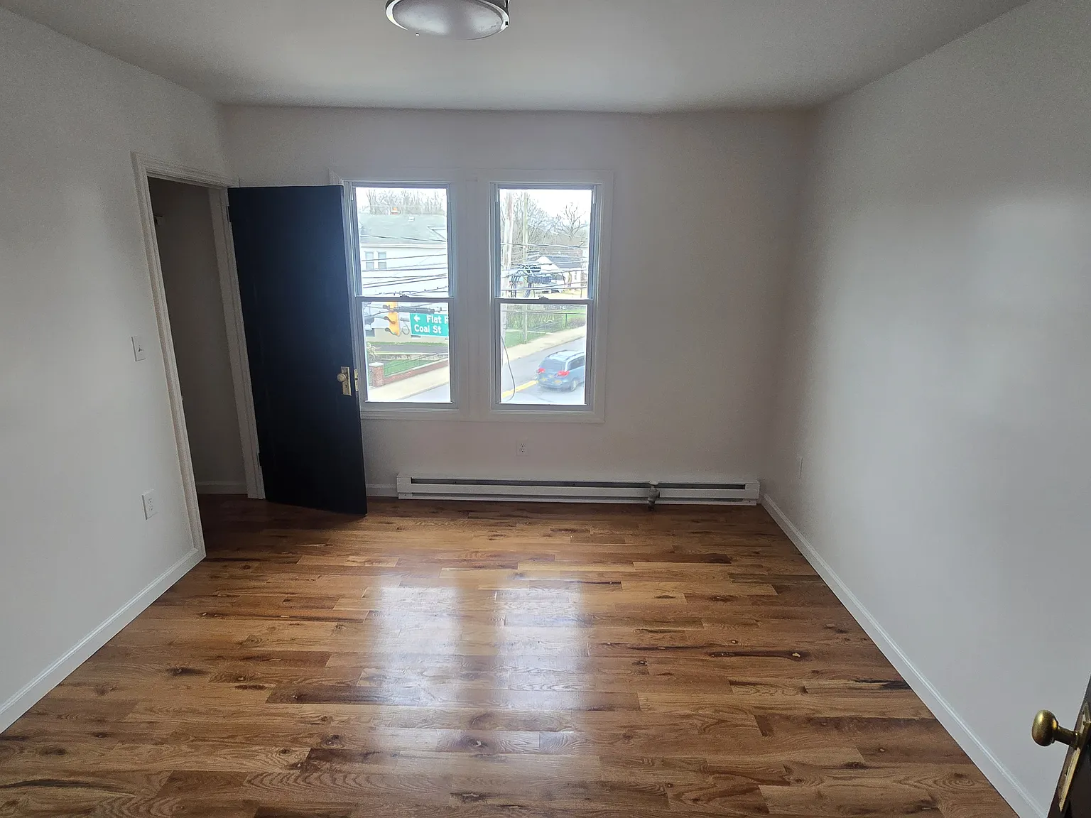 3 bed, 1600 sqft, $1,700 — Photo 4