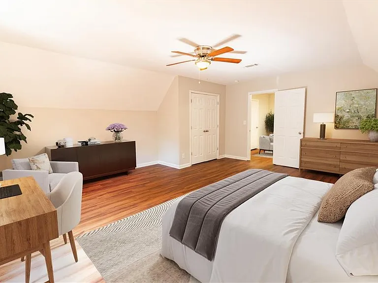1099 Smith St SW #B — Photo 16