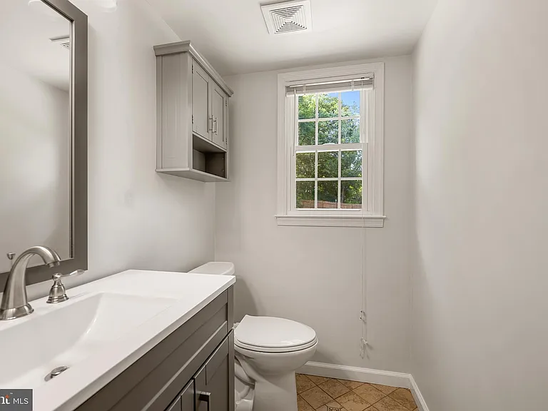 13204 Nickleson Dr — Photo 13