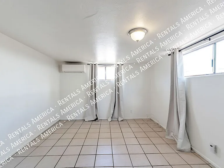 1830 E 8th St #2 — Photo 7