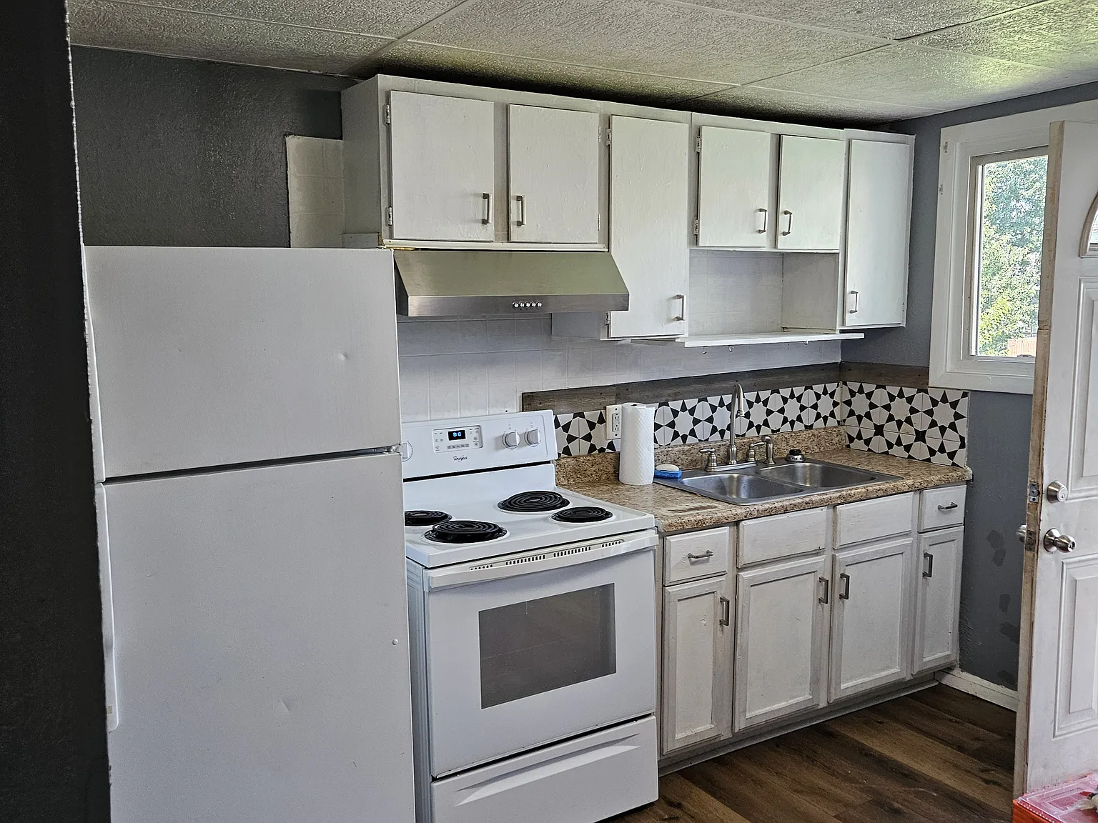2 bed, $745 — Photo 2