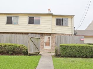 8535 Glen Meadow Ln, Beaumont, TX 77706