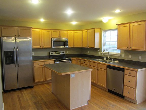 3rd image of 2244 Blackmoor Park Ln