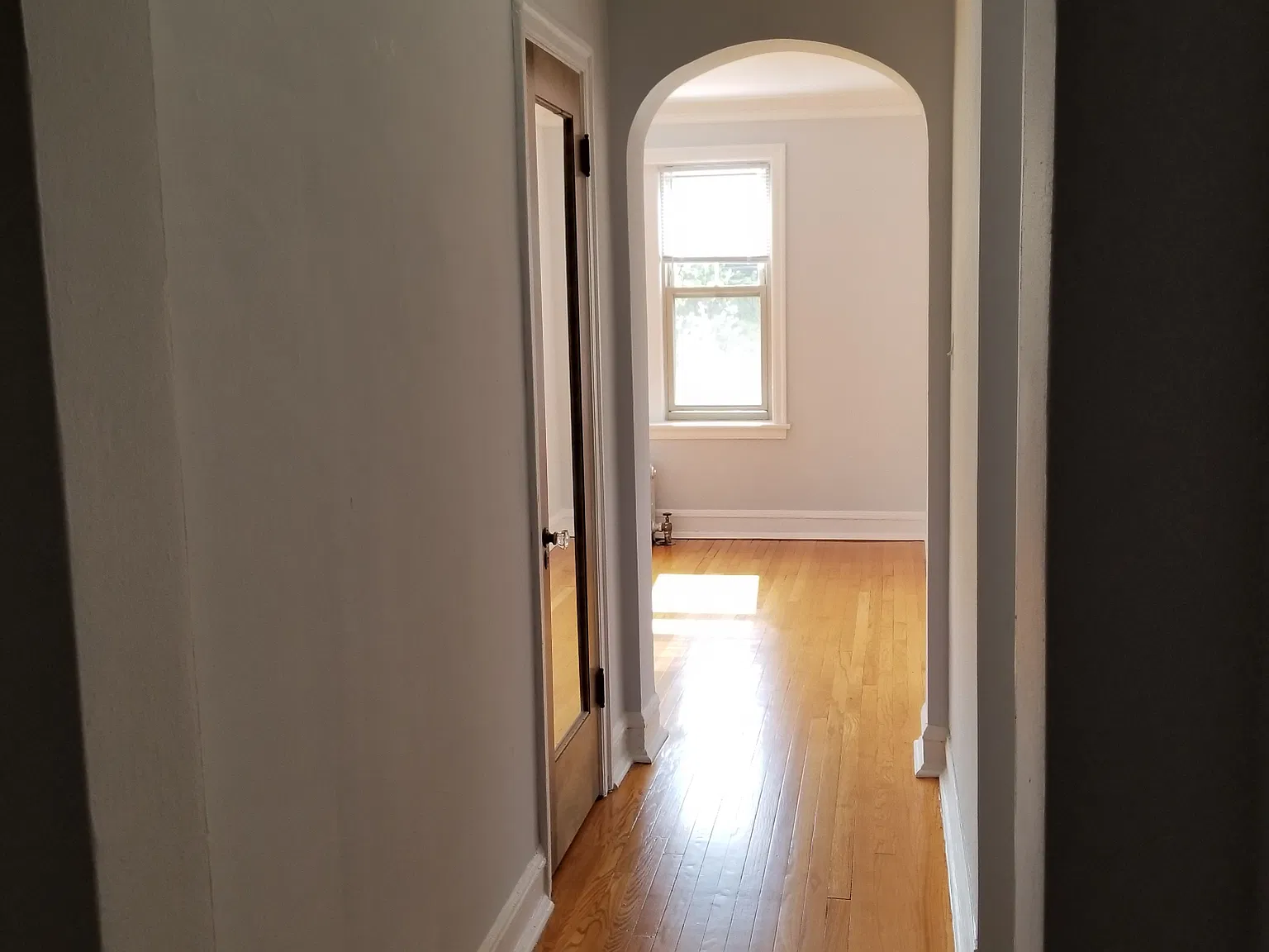 2 bed, 1000 sqft, $1,950 — Photo 2