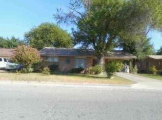 814 W 10th St, Del Rio, TX 78840