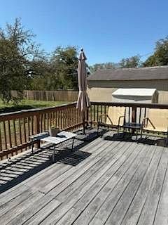 5th image of 114 Hackberry St #2