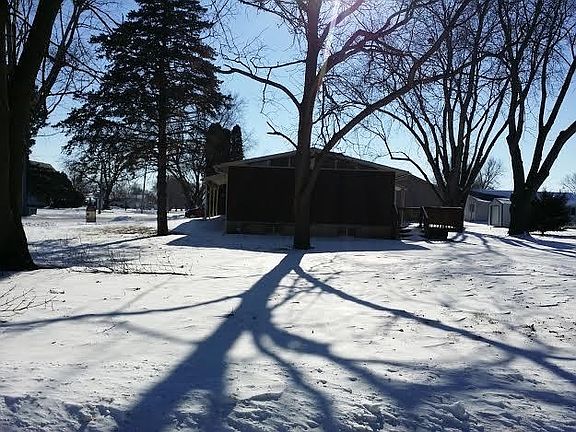 2nd image of 803 Benton St