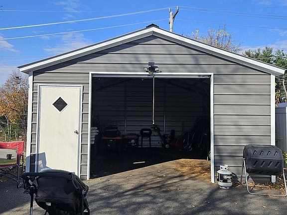 5th image of 27 Winnhaven Dr