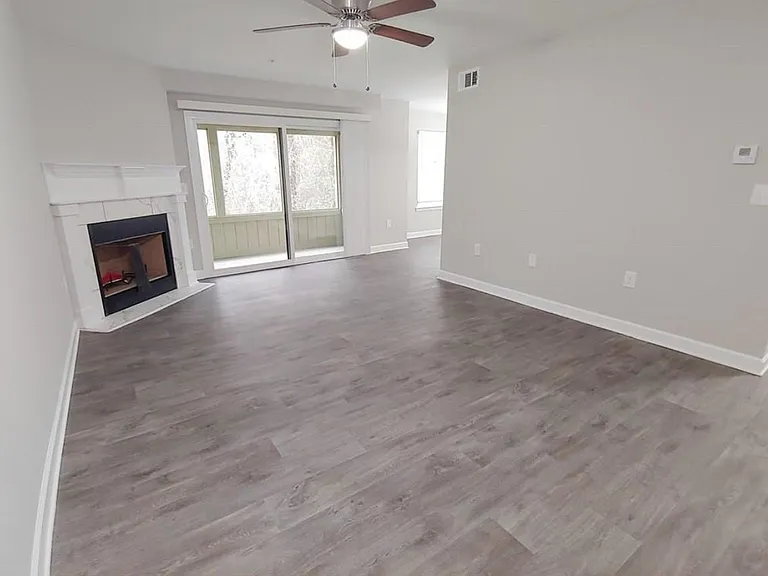 1033 Seasons Pkwy #1033 — Photo 10