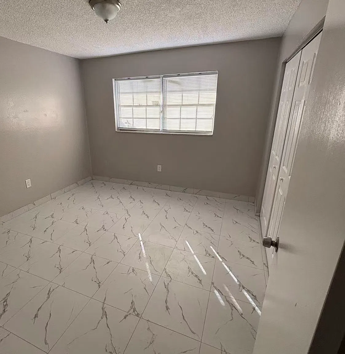 2 bed, 1000 sqft, $2,100 — Photo 1