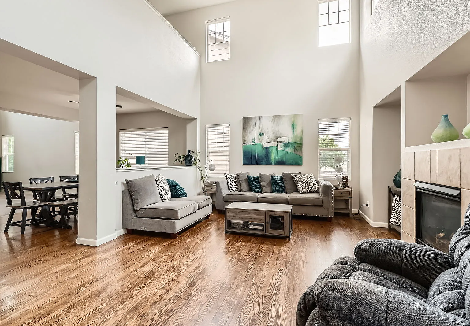 6 bed, 4199 sqft, $4,450 — Photo 1