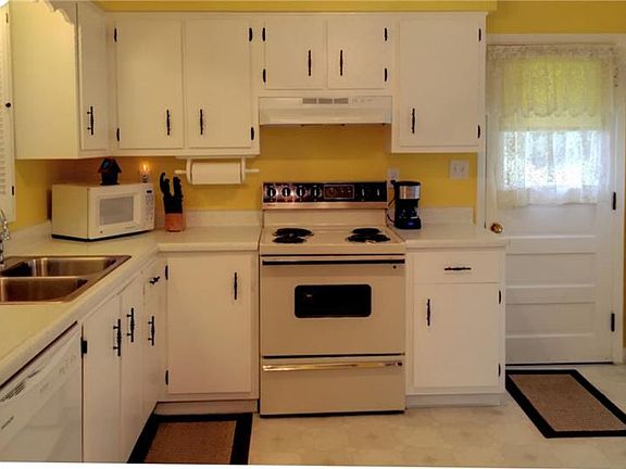 3rd image of 106 Mattier Dr