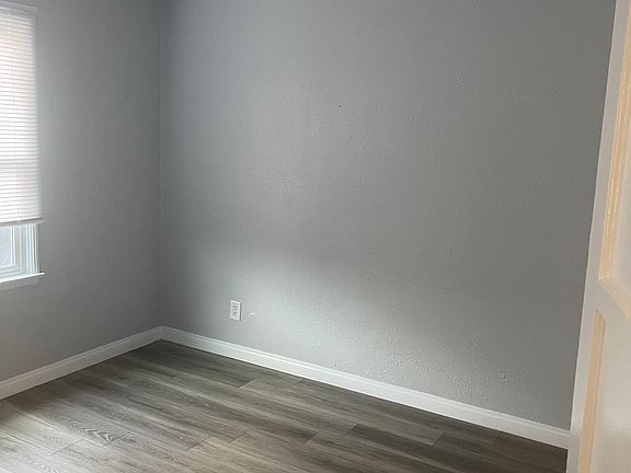5th image of 1349 N Pico Ave