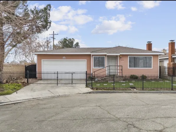 1858 Park Circle Dr, Lancaster, CA 93535