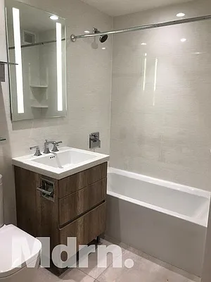 Rented by Mdrn Residential | media 16