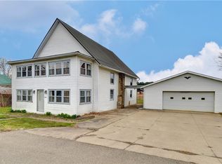 8053 Lake Dr NE, Mineral City, OH 44656