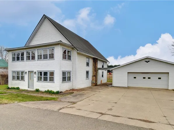 8053 Lake Dr NE, Mineral City, OH 44656