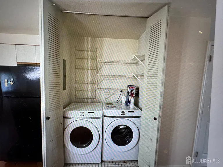 211 Gambocz Ct S — Photo 22