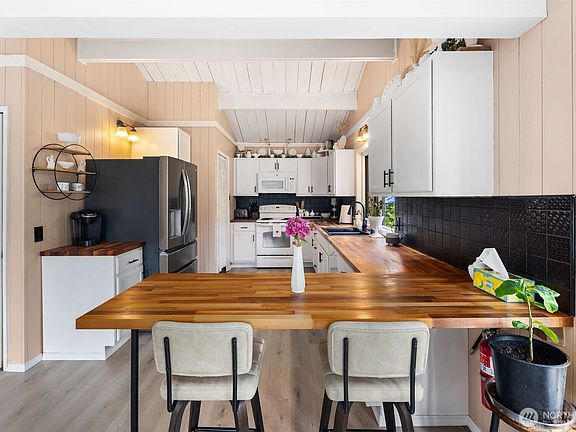 3rd image of 13225 139th Avenue NW