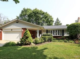 1812 E Wood Ln, Mount Prospect, IL 60056
