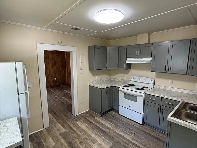 2607 Union St — Photo 2