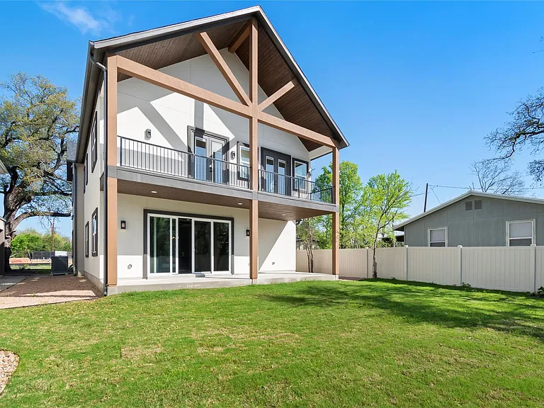 1205 Friends Cv — Photo 35