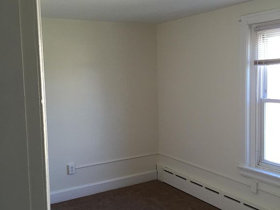 2nd image of 108 Brandywine Ave APT B