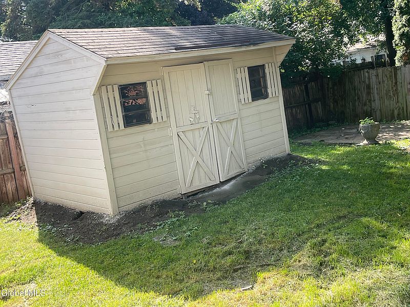 3rd image of 60 Woodlawn Street