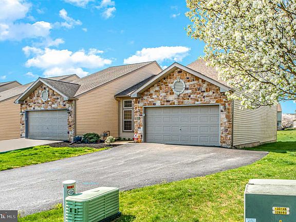 3rd image of 431 Alexandria Ct