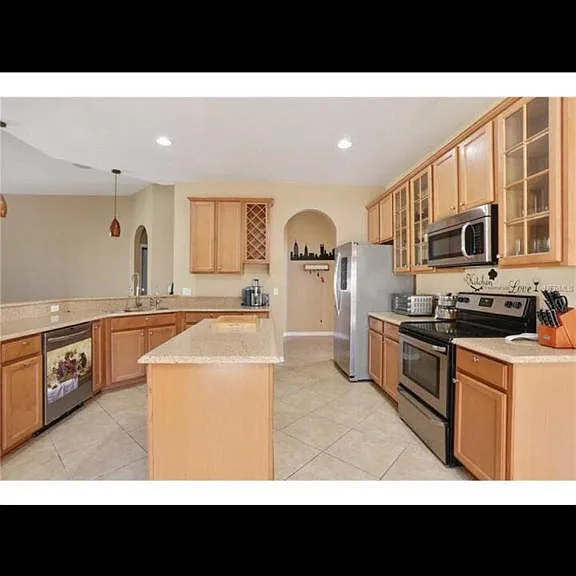 1932 Acacia Dr — Photo 1